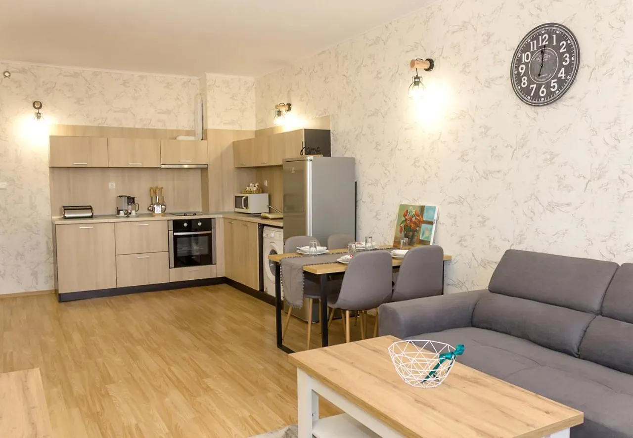 Bright 1-Bedroom Flat With Balcony In Golden Sands By Flat Mаnager